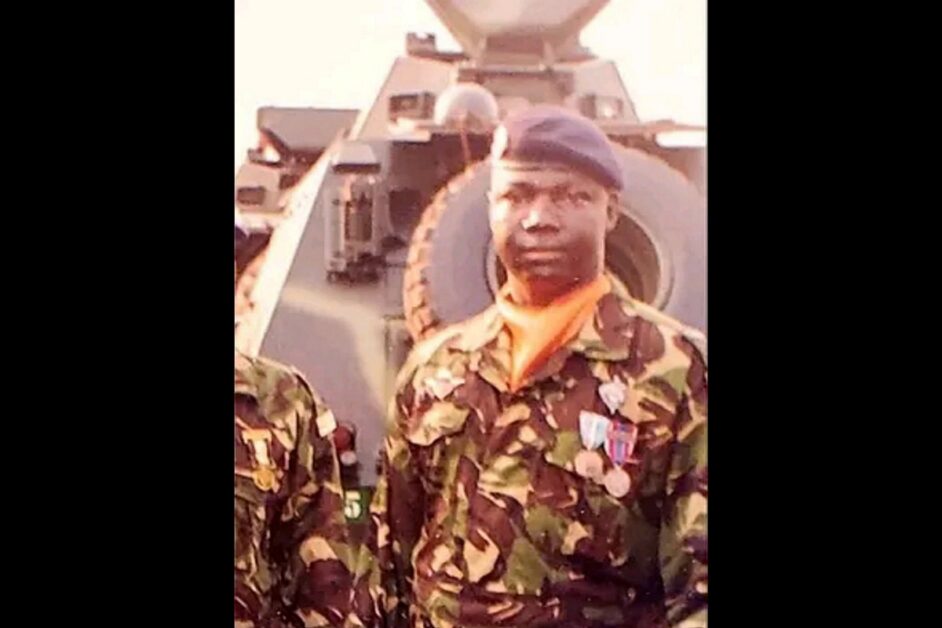 Gerry Taama rend hommage aux soldats tombés le 17 Juillet.